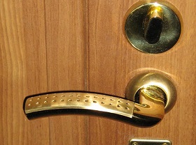 Замена дверной ручки входной двери в Тольятти