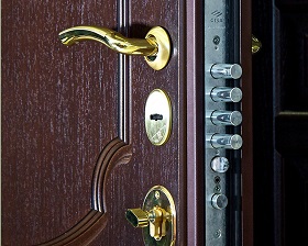Замена замка на металлической двери Legran в Тольятти